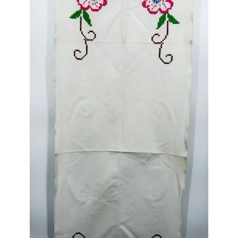 Vintage Embroidered Flower Table Runner Floral Cross Stitch Scalloped Edges